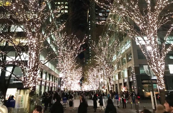 「12月限定X'masSPプラン」オープントップバスで巡る!トワイライトドライブ&冬の煌めきTOKYO四大イルミネーション鑑賞!ホッカイロ付き【丸の内下車】2